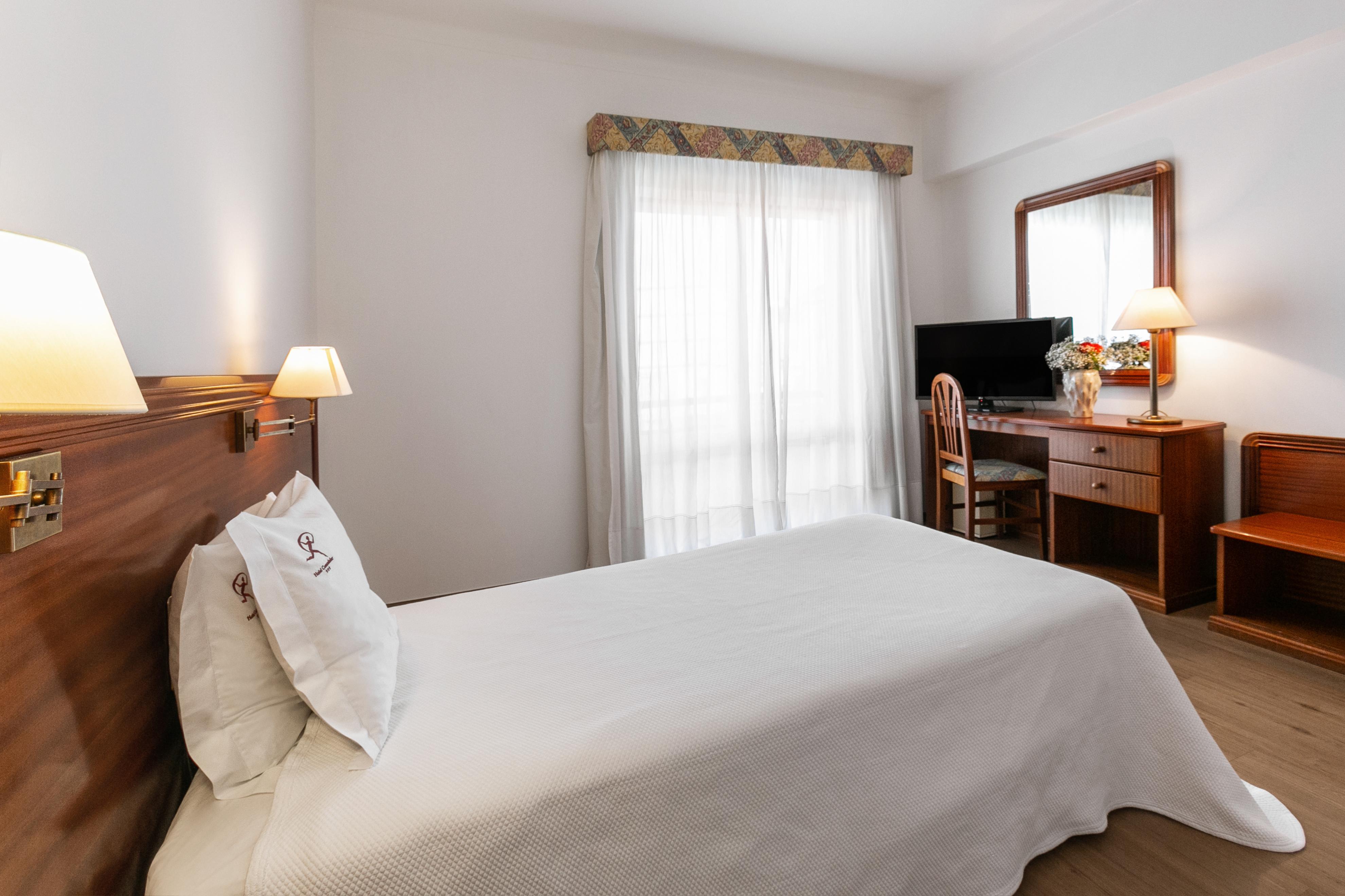 Hotel Comendador บอมบาร์ฮัล ภายนอก รูปภาพ