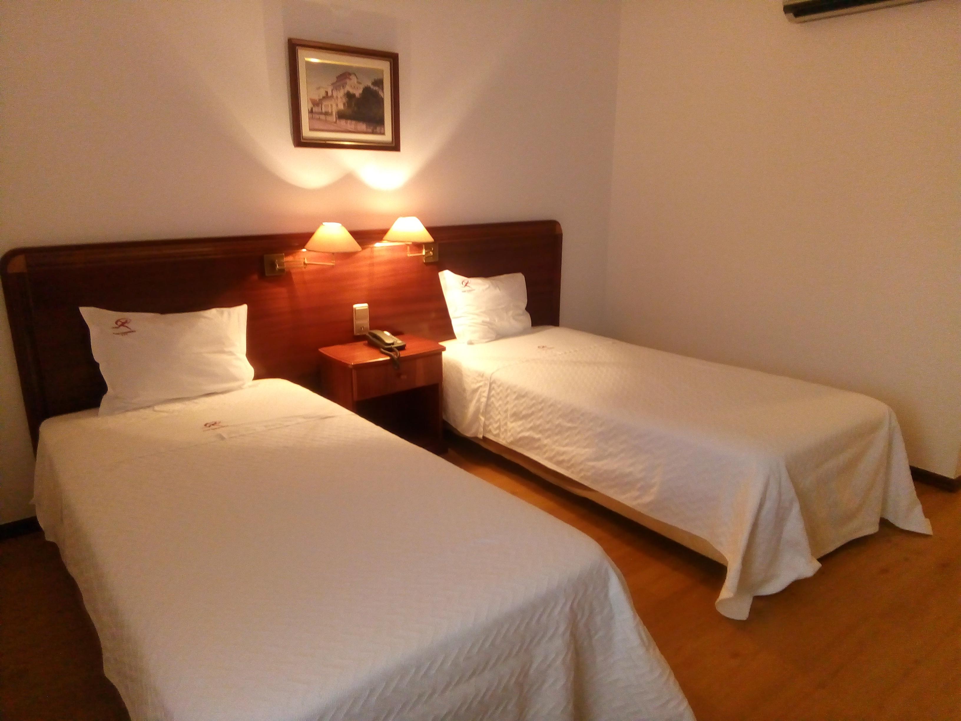 Hotel Comendador บอมบาร์ฮัล ภายนอก รูปภาพ