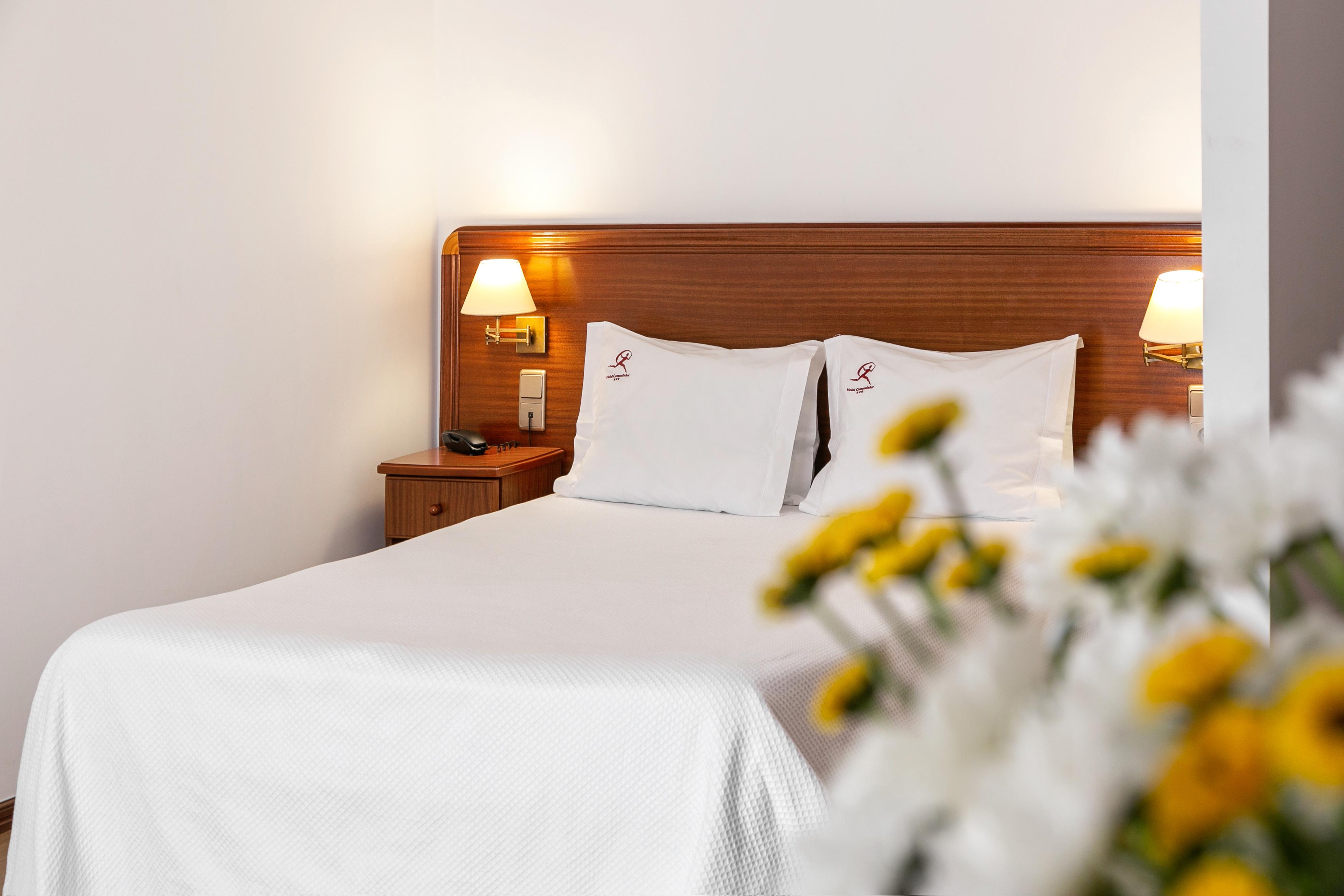 Hotel Comendador บอมบาร์ฮัล ภายนอก รูปภาพ