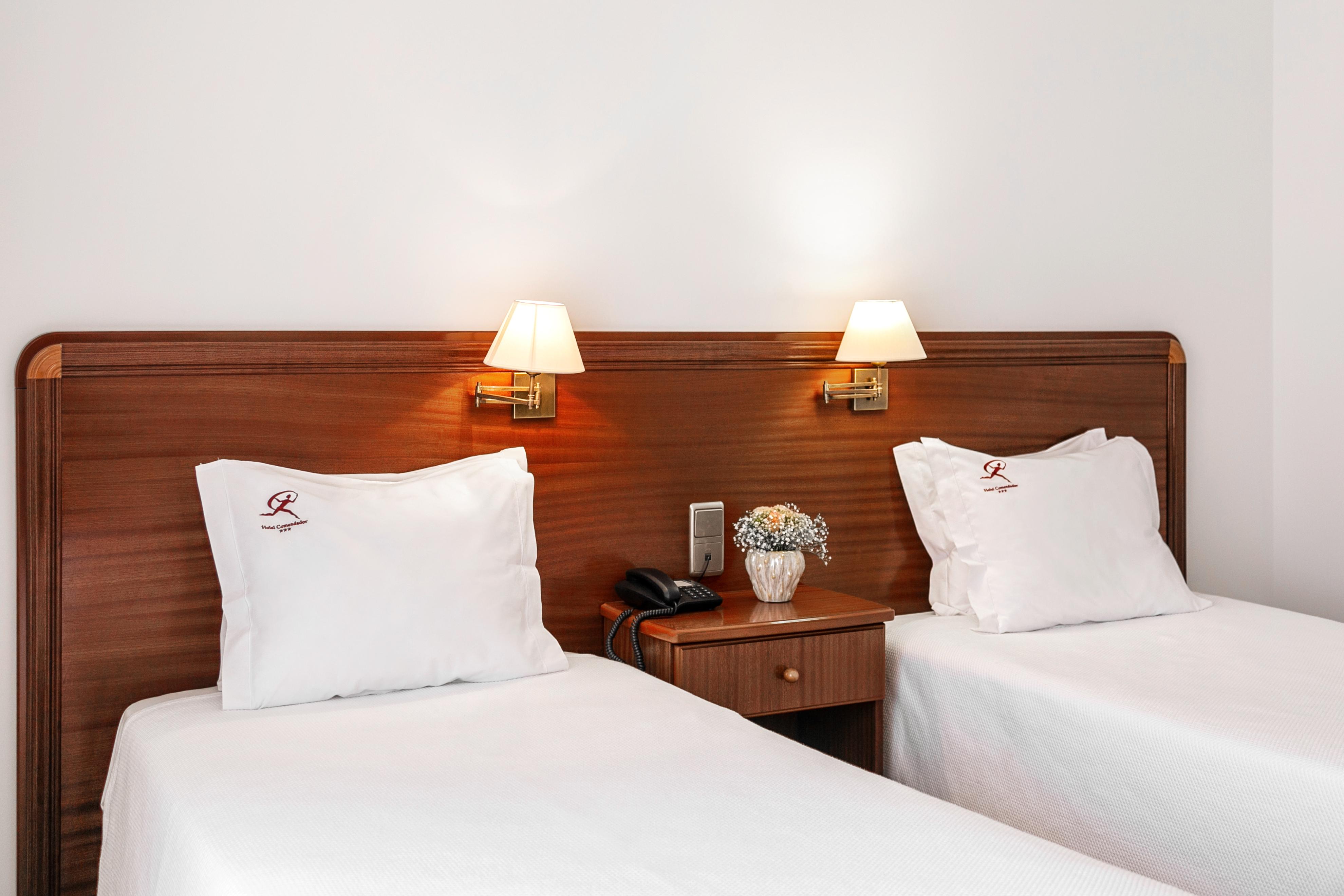 Hotel Comendador บอมบาร์ฮัล ภายนอก รูปภาพ