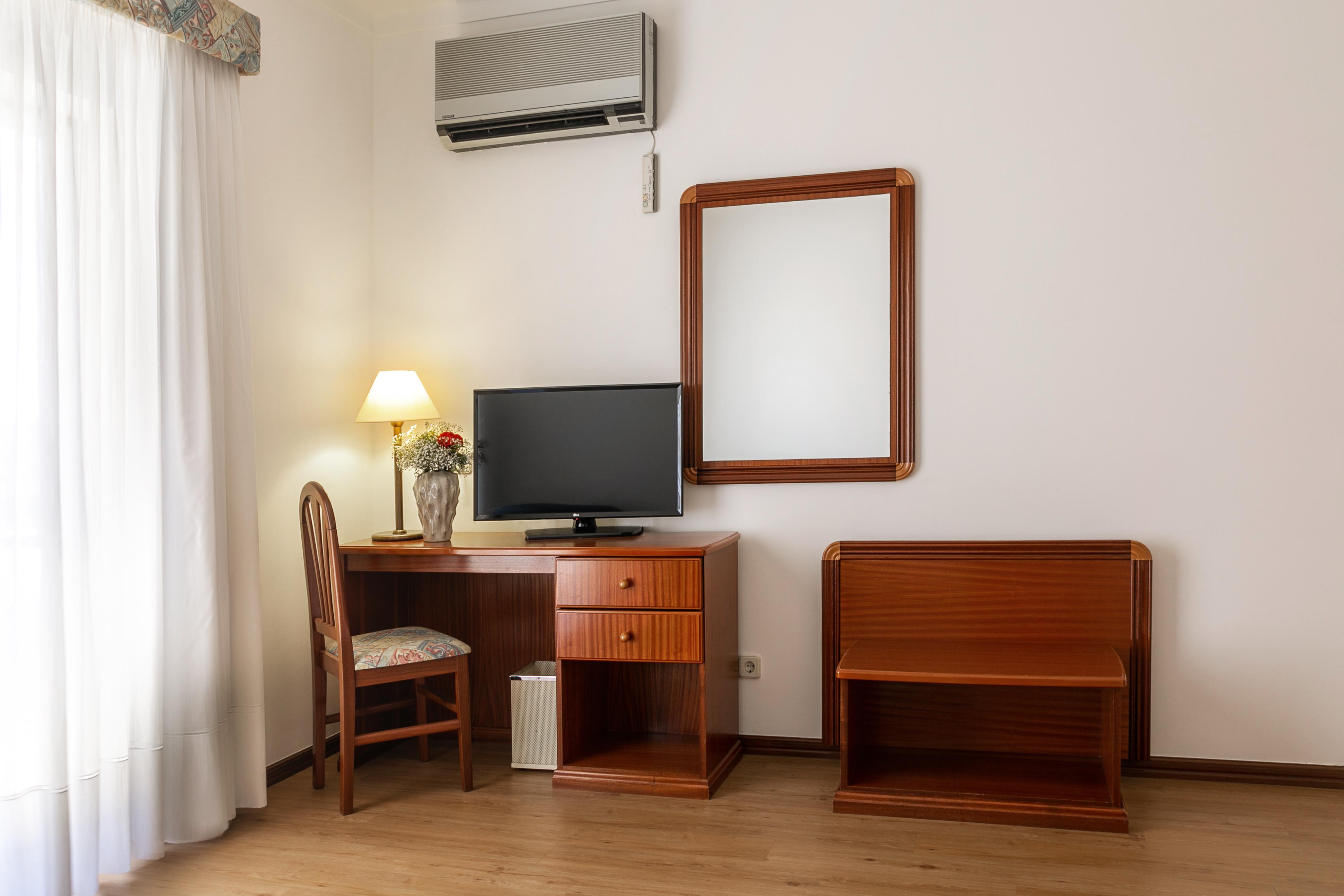 Hotel Comendador บอมบาร์ฮัล ภายนอก รูปภาพ