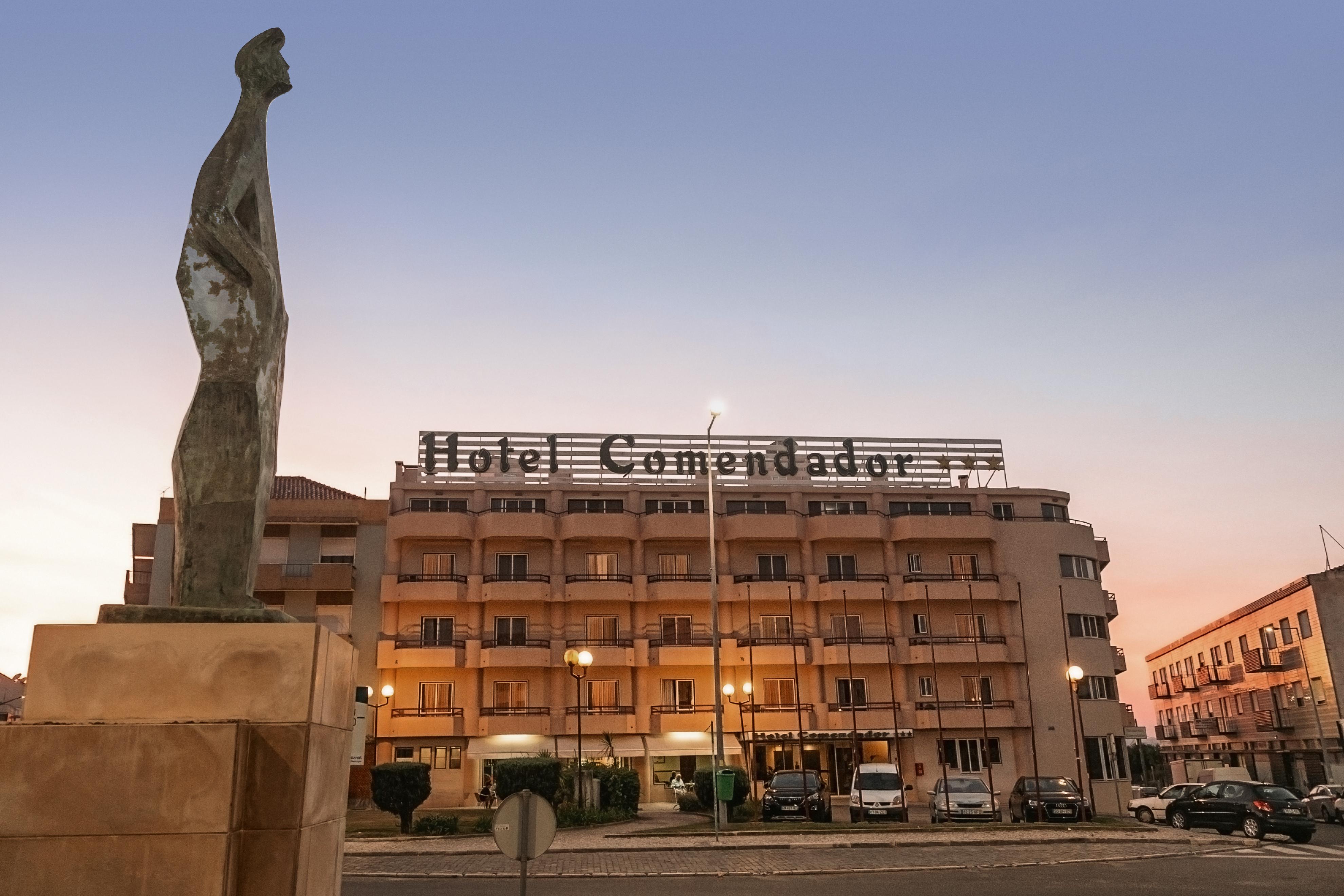 Hotel Comendador บอมบาร์ฮัล ภายนอก รูปภาพ