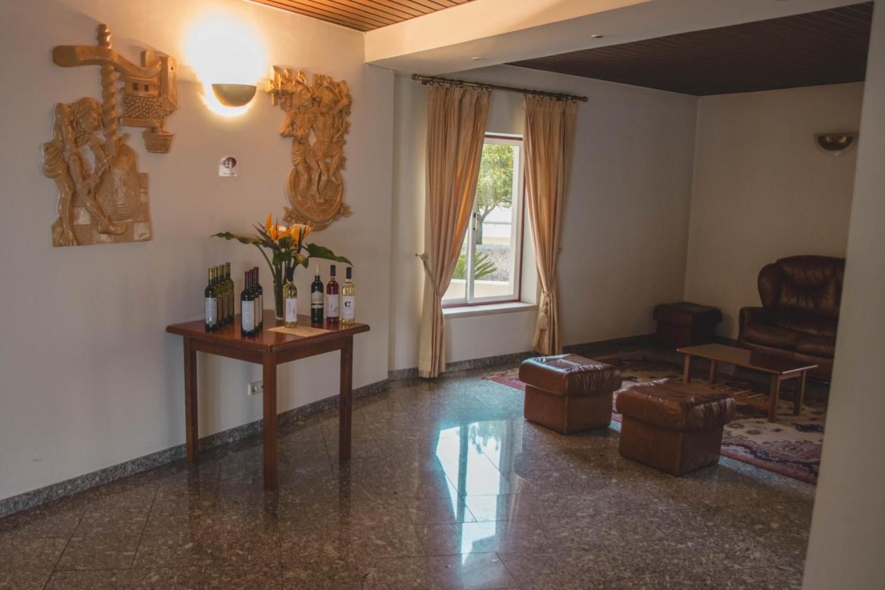 Hotel Comendador บอมบาร์ฮัล ภายนอก รูปภาพ